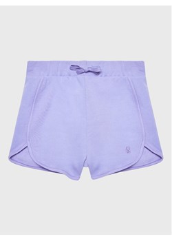 United Colors Of Benetton Szorty sportowe 3J70G900O Fioletowy Regular Fit ze sklepu MODIVO w kategorii Spodenki dziewczęce - zdjęcie 182651281