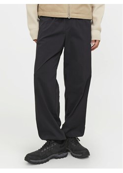 Jack&Jones Spodnie dresowe Karl 12253040 Czarny Loose Fit ze sklepu MODIVO w kategorii Spodnie męskie - zdjęcie 182651960