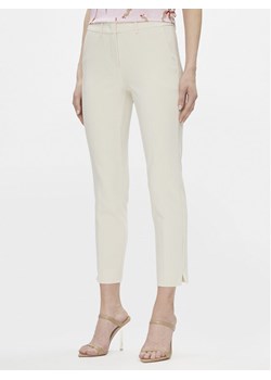 Marella Spodnie materiałowe Macario 2413131031200 Écru Regular Fit ze sklepu MODIVO w kategorii Spodnie damskie - zdjęcie 182652241
