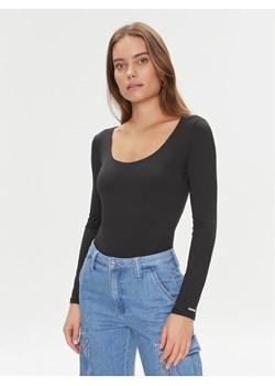 Guess Body Chia V3BP22 KC450 Czarny Slim Fit ze sklepu MODIVO w kategorii Bluzki damskie - zdjęcie 182652732