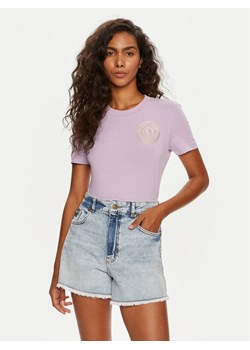 Versace Jeans Couture T-Shirt 76HAHT02 Fioletowy Slim Fit ze sklepu MODIVO w kategorii Bluzki damskie - zdjęcie 182653294