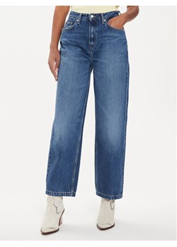 Tommy Hilfiger Jeansy WW0WW42191 Niebieski Relaxed Fit ze sklepu MODIVO w kategorii Jeansy damskie - zdjęcie 182653310
