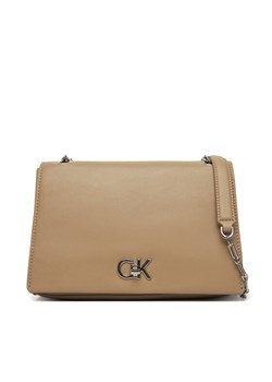 Calvin Klein Torebka Ck Medium Conv Chain Bag K60K612810 Beżowy ze sklepu MODIVO w kategorii Kopertówki - zdjęcie 182653670