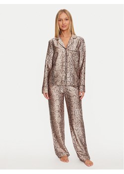 Guess Piżama O4BX06 WEFC2 Brązowy Regular Fit ze sklepu MODIVO w kategorii Piżamy damskie - zdjęcie 182653924