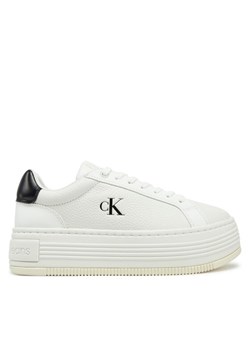 Calvin Klein Jeans Sneakersy Bold Flatf Low Lace Mg YW0YW01766 Biały ze sklepu MODIVO w kategorii Buty sportowe damskie - zdjęcie 182654631