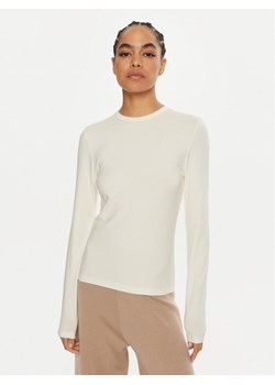 Calvin Klein Bluzka K20K207745 Écru Regular Fit ze sklepu MODIVO w kategorii Bluzki damskie - zdjęcie 182655130