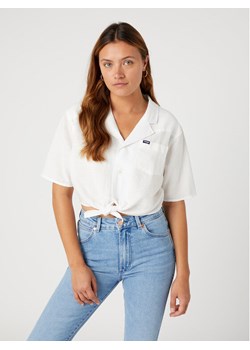 Wrangler Koszula Resort W5Q4LOW02 112332060 Biały Regular Fit ze sklepu MODIVO w kategorii Koszule damskie - zdjęcie 182655204