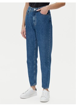 BOSS Jeansy Ruth 50529972 Niebieski Mom Fit ze sklepu MODIVO w kategorii Jeansy damskie - zdjęcie 182655462