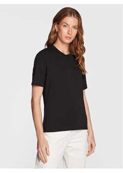 Gina Tricot T-Shirt Basic 17937 Czarny Regular Fit ze sklepu MODIVO w kategorii Bluzki damskie - zdjęcie 182655962