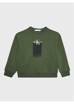 Calvin Klein Jeans Bluza Gradient IB0IB01432 Khaki Regular Fit ze sklepu MODIVO w kategorii Bluzy chłopięce - zdjęcie 182656790