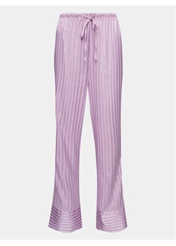 Hunkemöller Spodnie piżamowe 203169 Fioletowy Comfortable Fit ze sklepu MODIVO w kategorii Piżamy damskie - zdjęcie 182657984