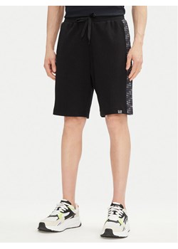 EA7 Emporio Armani Szorty sportowe 7M000217 AF12660 UC001 Czarny Regular Fit ze sklepu MODIVO w kategorii Spodenki męskie - zdjęcie 182658652