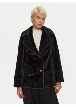 Guess Futro Filomena W4BL04 WGHO0 Czarny Regular Fit ze sklepu MODIVO w kategorii Futra damskie - zdjęcie 182658722