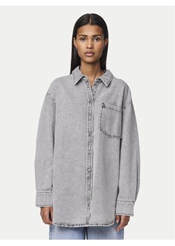 Pieces Koszula jeansowa 17150991 Szary Oversize ze sklepu MODIVO w kategorii Koszule damskie - zdjęcie 182659042