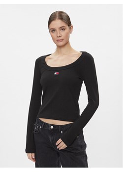 Tommy Jeans Bluzka Tjw Slim Badge Rib Tee Ls DW0DW17397 Czarny Slim Fit ze sklepu MODIVO w kategorii Bluzki damskie - zdjęcie 182659712