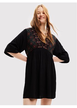 Desigual Sukienka codzienna Marian 22WWVW57 Czarny Relaxed Fit ze sklepu MODIVO w kategorii Sukienki - zdjęcie 182659803