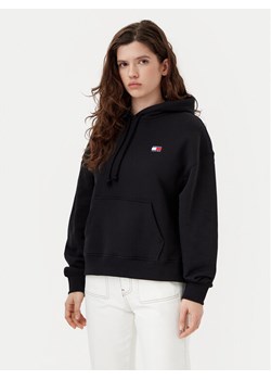 Tommy Jeans Bluza Badge DW0DW19414 Czarny Boxy Fit ze sklepu MODIVO w kategorii Bluzy damskie - zdjęcie 182660040