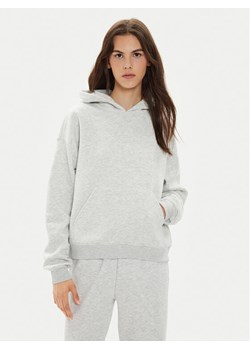 Gina Tricot Bluza 21735 Szary Oversize ze sklepu MODIVO w kategorii Bluzy damskie - zdjęcie 182660164
