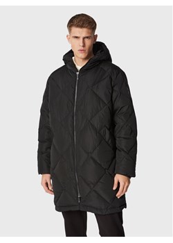 Calvin Klein Kurtka puchowa Modern Comfort K10K110322 Czarny Relaxed Fit ze sklepu MODIVO w kategorii Kurtki męskie - zdjęcie 182660280