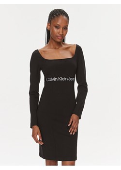 Calvin Klein Jeans Sukienka codzienna J20J221989 Czarny Slim Fit ze sklepu MODIVO w kategorii Sukienki - zdjęcie 182660664