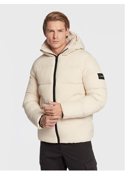 Calvin Klein Kurtka zimowa Crinkle K10K110336 Beżowy Regular Fit ze sklepu MODIVO w kategorii Kurtki męskie - zdjęcie 182661090