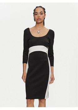 Calvin Klein Sukienka codzienna K20K207469 Czarny Slim Fit ze sklepu MODIVO w kategorii Sukienki - zdjęcie 182661213