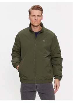 Tommy Jeans Kurtka bomber Essential DM0DM17238 Zielony Relaxed Fit ze sklepu MODIVO w kategorii Kurtki męskie - zdjęcie 182661662