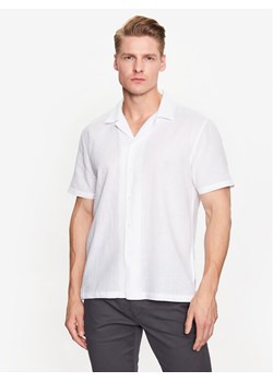 Lindbergh Koszula 30-203319 Biały Relaxed Fit ze sklepu MODIVO w kategorii Koszule męskie - zdjęcie 182663301