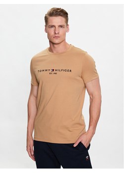 Tommy Hilfiger T-Shirt Logo MW0MW11797 Brązowy Slim Fit ze sklepu MODIVO w kategorii T-shirty męskie - zdjęcie 182663340