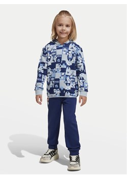 adidas Dres Disney Mickey Mouse JD4551 Niebieski Regular Fit ze sklepu MODIVO w kategorii Dresy dziewczęce - zdjęcie 182663470