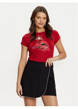Guess T-Shirt W5RI23 K49A1 Czerwony Slim Fit ze sklepu MODIVO w kategorii Bluzki damskie - zdjęcie 182663683