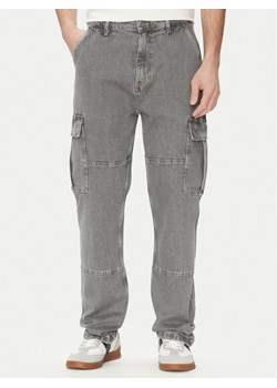 Guess Jeans Spodnie cargo M5GA88D5LW2 Szary Relaxed Fit ze sklepu MODIVO w kategorii Jeansy męskie - zdjęcie 182664244