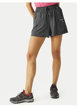 Regatta Szorty sportowe Travel RWJ299 Szary Relaxed Fit ze sklepu MODIVO w kategorii Szorty - zdjęcie 182664480