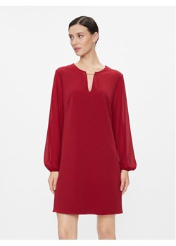 Rinascimento Sukienka koktajlowa CFC0116242003 Czerwony Relaxed Fit ze sklepu MODIVO w kategorii Sukienki - zdjęcie 182664634