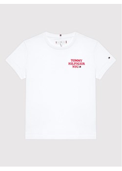 Tommy Hilfiger T-Shirt Nyc Graphic KG0KG06671 D Biały Regular Fit ze sklepu MODIVO w kategorii T-shirty chłopięce - zdjęcie 182664670