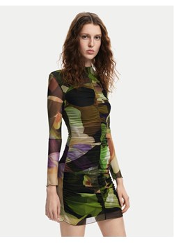 Desigual Sukienka codzienna Camouflage Lacroix 24WWVK36 Zielony Slim Fit ze sklepu MODIVO w kategorii Sukienki - zdjęcie 182665033