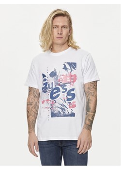 Guess T-Shirt M4YI02 I3Z14 Biały Regular Fit ze sklepu MODIVO w kategorii T-shirty męskie - zdjęcie 182665611