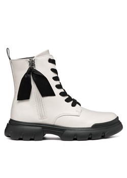 Geox Kozaki J Junette Girl J36HVG 000BC C1M9B S Écru ze sklepu MODIVO w kategorii Buty zimowe dziecięce - zdjęcie 182665700