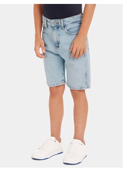 Calvin Klein Jeans Szorty jeansowe IB0IB02005 Niebieski Relaxed Fit ze sklepu MODIVO w kategorii Spodenki chłopięce - zdjęcie 182666600