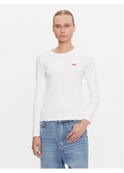 Levi's® Bluzka Essential Housemark 000KL-0000 Biały Regular Fit ze sklepu MODIVO w kategorii Bluzki damskie - zdjęcie 182666833