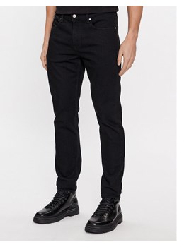 Calvin Klein Jeans Jeansy J30J323688 Czarny Slim Taper Fit ze sklepu MODIVO w kategorii Jeansy męskie - zdjęcie 182667551