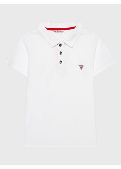 Guess Polo L2GP02 KAPY0 Biały Regular Fit ze sklepu MODIVO w kategorii T-shirty chłopięce - zdjęcie 182670343