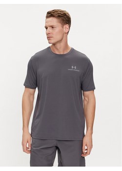 Under Armour Koszulka techniczna Ua Rush Energy Ss 1383973-025 Szary Loose Fit ze sklepu MODIVO w kategorii T-shirty męskie - zdjęcie 182672301