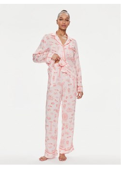 DKNY Piżama YI90003 Różowy Regular Fit ze sklepu MODIVO w kategorii Piżamy damskie - zdjęcie 182672571