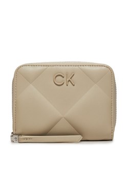 Calvin Klein Duży Portfel Damski Quilt K60K611783 Beżowy ze sklepu MODIVO w kategorii Portfele damskie - zdjęcie 182672602