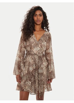 Guess Sukienka codzienna W4YK29 WDW82 Kolorowy Regular Fit ze sklepu MODIVO w kategorii Sukienki - zdjęcie 182672641