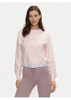 Guess Bluza Carrie O3YQ01 KBS91 Różowy Regular Fit ze sklepu MODIVO w kategorii Bluzy damskie - zdjęcie 182672952