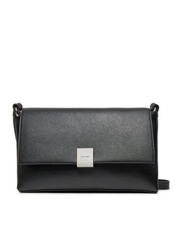 Calvin Klein Torebka Ck Plaque Medium Shoulder Bag K60K612783 Czarny ze sklepu MODIVO w kategorii Torebki damskie - zdjęcie 182673604
