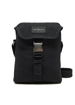 Calvin Klein Jeans Saszetka Workwear Ut Flap Reporter 18 LV04G3025G Czarny ze sklepu MODIVO w kategorii Torby męskie - zdjęcie 182673633