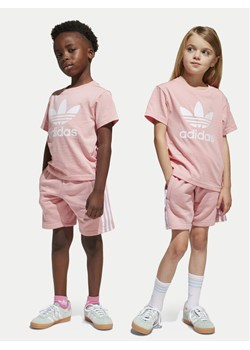 adidas Komplet t-shirt i spodenki adicolor JC9158 Różowy Regular Fit ze sklepu MODIVO w kategorii Komplety dziewczęce - zdjęcie 182673802